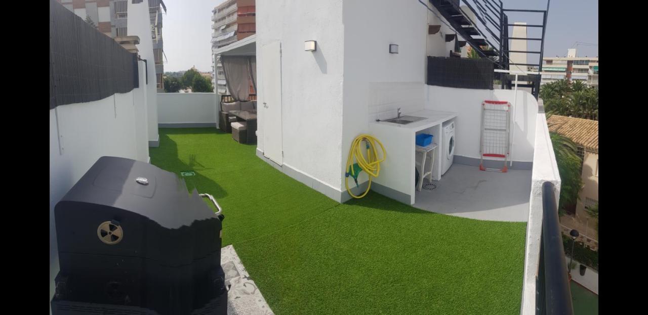 אל קאמפיו Atico Triplex Isla Verde מראה חיצוני תמונה